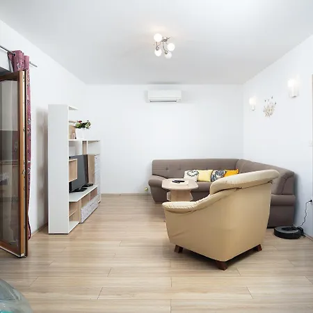Holiday home Kuzinici Divsici