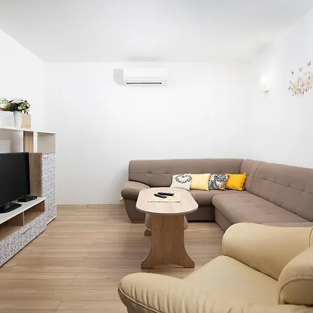 Holiday home Kuzinici Divsici